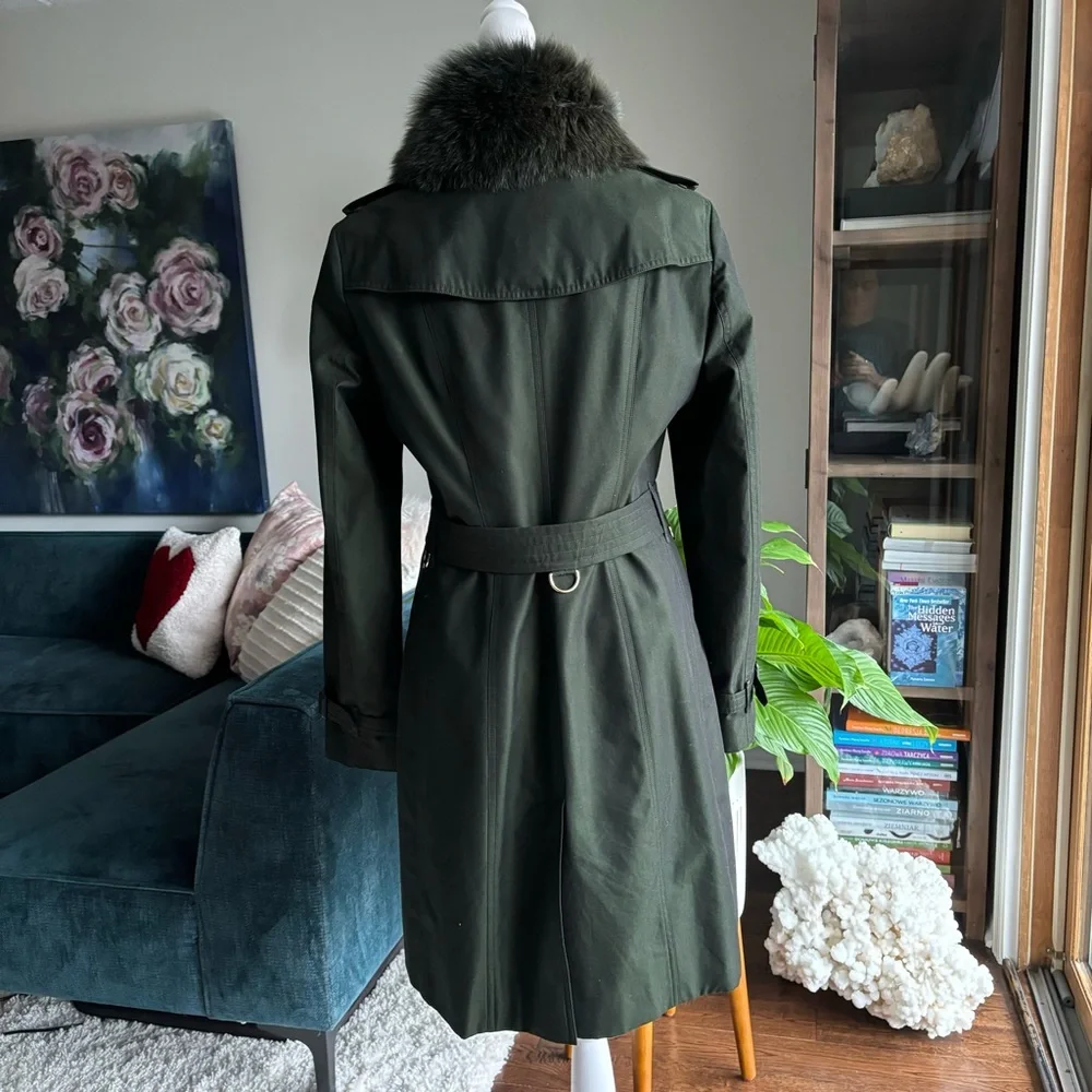 Burberry Sandringham Trench coat with removable fur collar in dark olive green - Picture 6 of 17